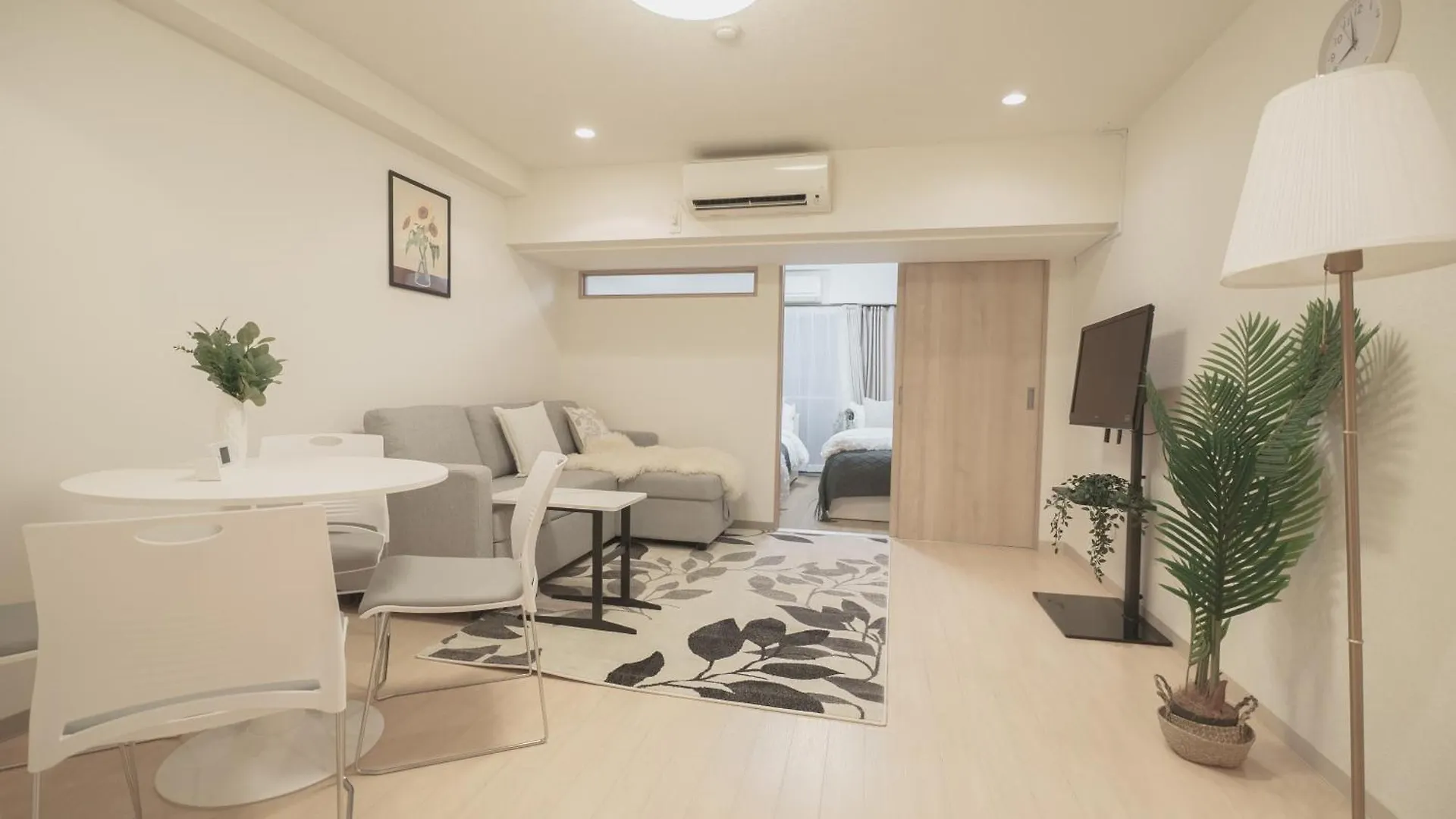 Daire 1 Minute From Higashi-Shinjuku Station Large Living Room Tokyo